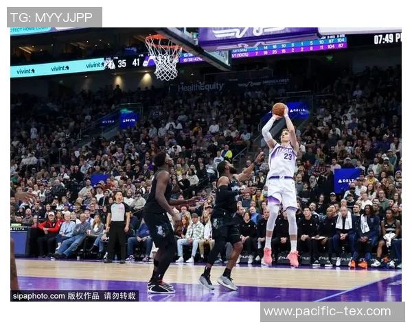 科林斯与里德双双发威凯斯勒绝杀助爵士险胜森林狼