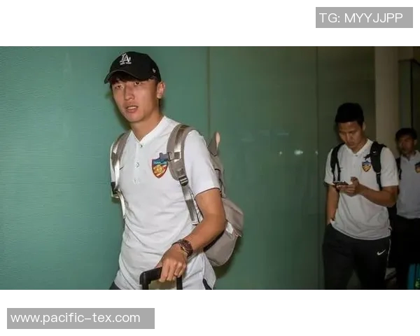 权健与杰志激战正酣足球盛宴引发球迷热情高涨